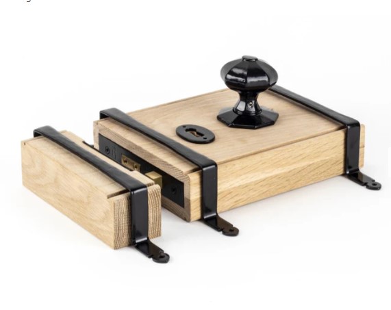 Black Oak Box Lock & Octagonal Knob Set