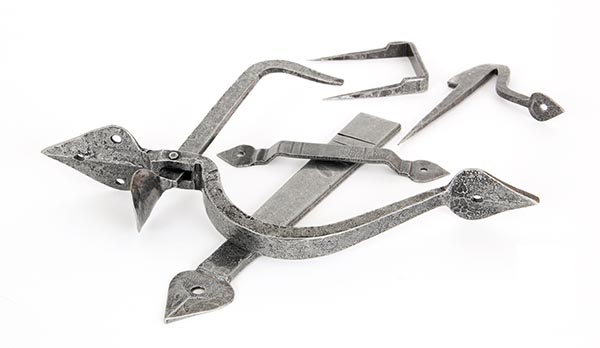 33082 - Pewter Tuscan Thumblatch