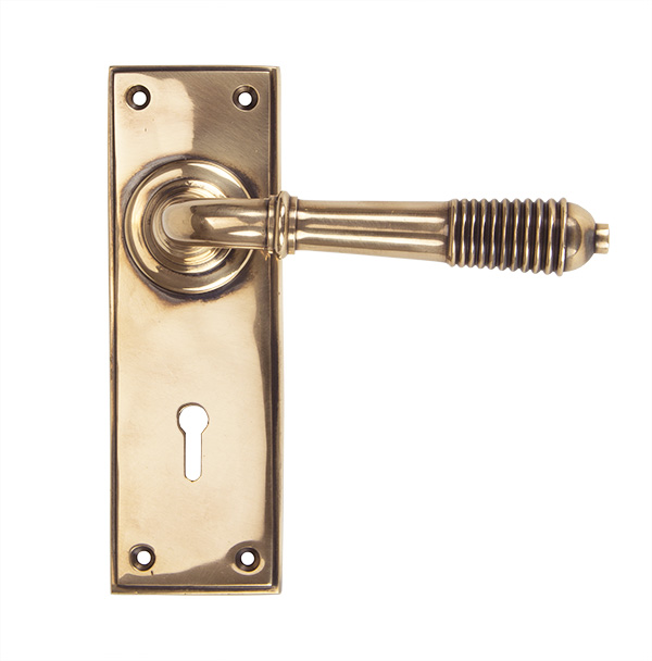 91913 - Polished Bronze Reeded Lever Lock Set