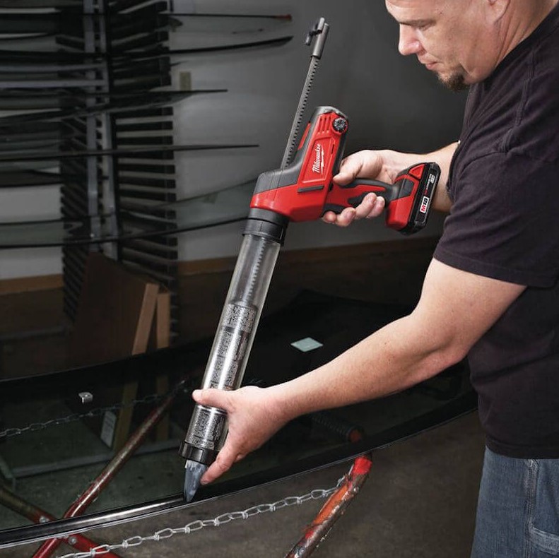 C18PCG 400ML BRUSHED CAULKING GUN 18V BODY ONLY WITH TRANAPARENT TUBE MILWAUKEE